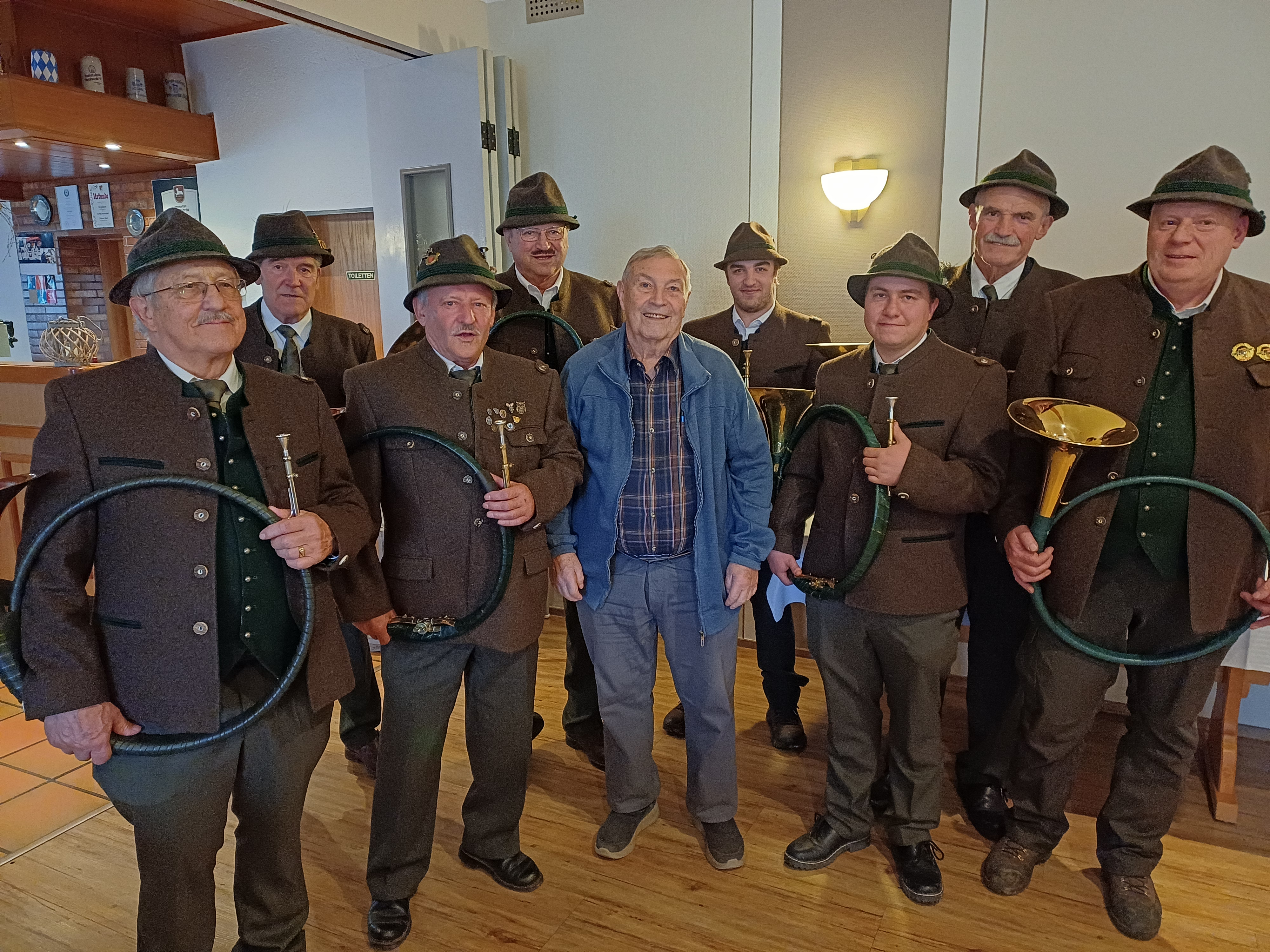 9. Nov. 2025: Günter Mayerhöfer feiert seinen 85. Geburtstag Image